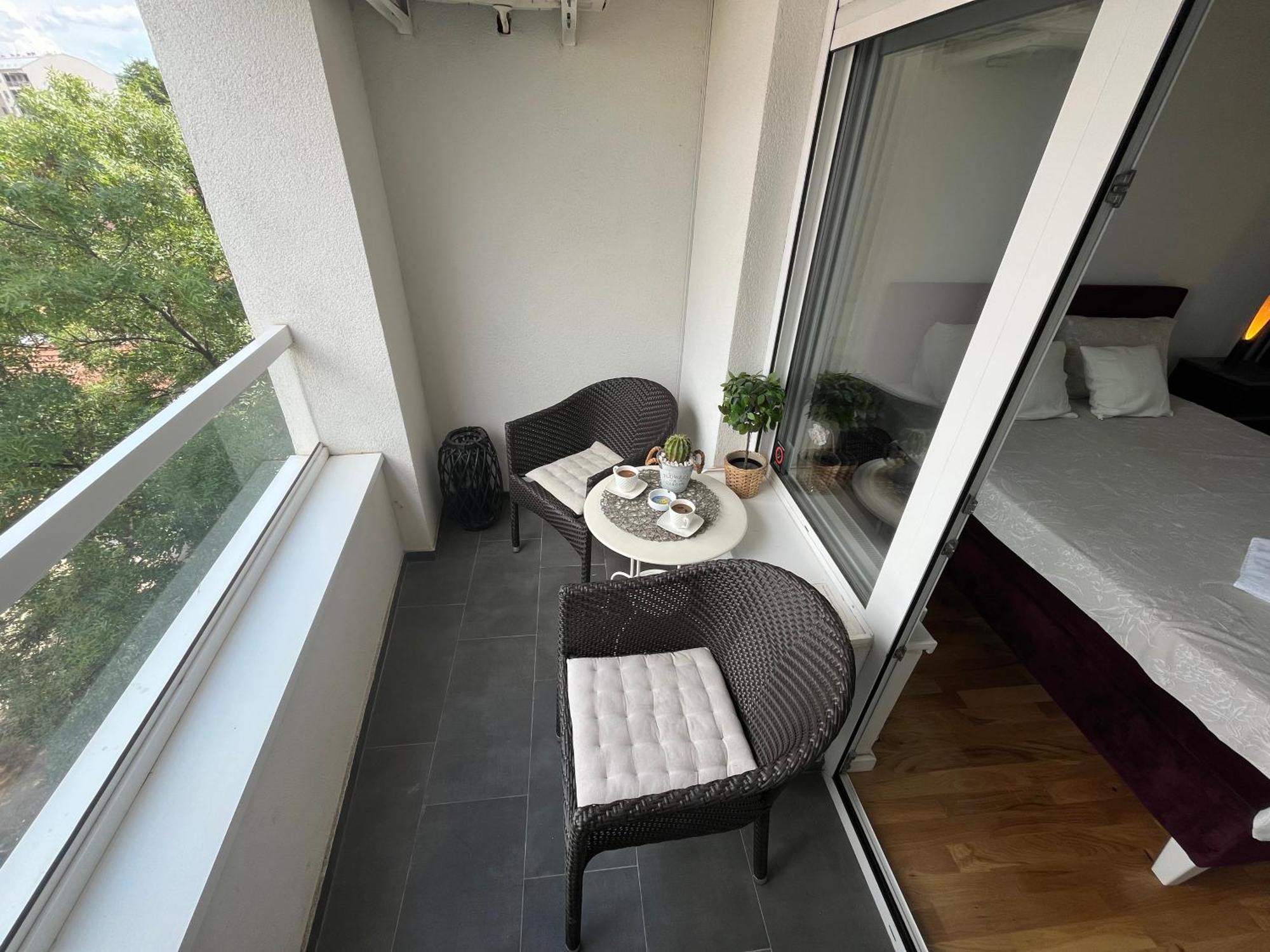 Lux Apartment 13 Center, Free Parking Ni Kültér fotó